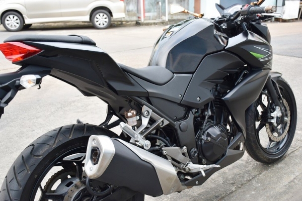 Z250 วิ่ง1000โล ทะเบียนสวยตอง1 สภาพป้ายแดง Z250 วิ่ง1000โล ทะเบียนสวยตอง1 สภาพป้ายแดง