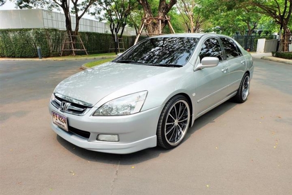 Honda Accord Miner-change 2.0 Top สีบรอนซ์เงิน  ปี2006