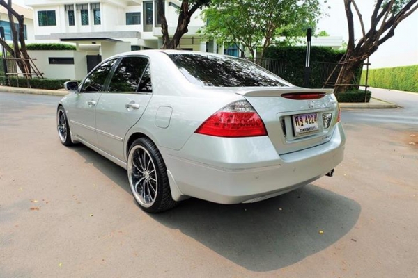 Honda Accord Miner-change 2.0 Top สีบรอนซ์เงิน  ปี2006