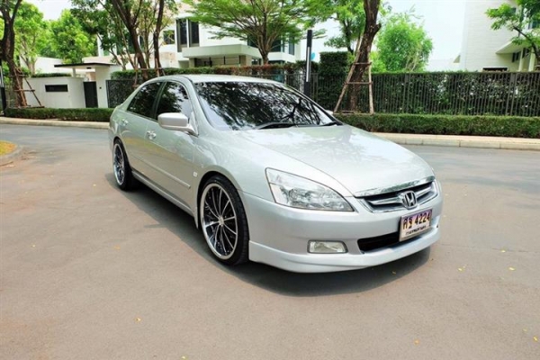 Honda Accord Miner-change 2.0 Top สีบรอนซ์เงิน  ปี2006