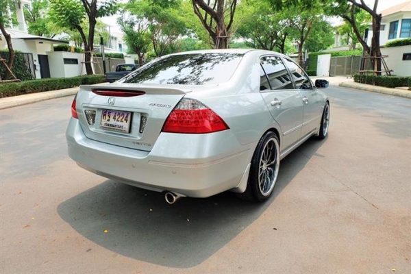 Honda Accord Miner-change 2.0 Top สีบรอนซ์เงิน  ปี2006