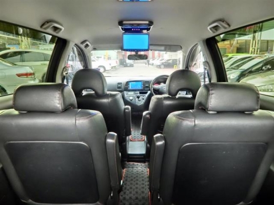 Toyota Wish 2.0Q Sport Touring III สีขาวมุข ปี2009