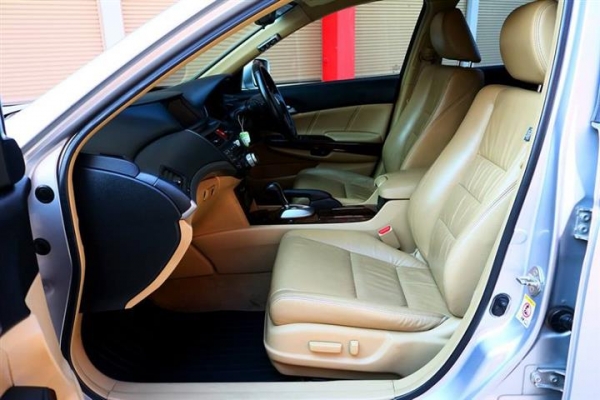 HONDA ACCORD 2.4 I-VTEC T0P NAv สีบ.เงิน ปี2008