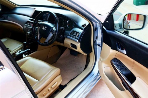 HONDA ACCORD 2.4 I-VTEC T0P NAv สีบ.เงิน ปี2008