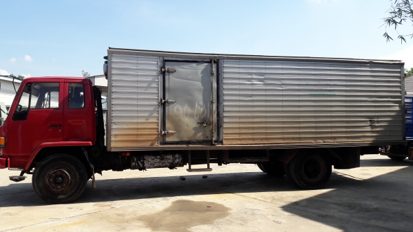 Isuzu FTR32NR เครื่อง 195 เบรคทิฟฟี่ เกียร์ตาราง ยาว 7.20 เมตร เครื่องดี คัสซีสวย ทะเบียนพร้อมโอน Isuzu FTR32NR เครื่อง 195 เบรคทิฟฟี่ เกียร์ตาราง ยาว 7.20 เมตร เครื่องดี คัสซีสวย ทะเบียนพร้อมโอน