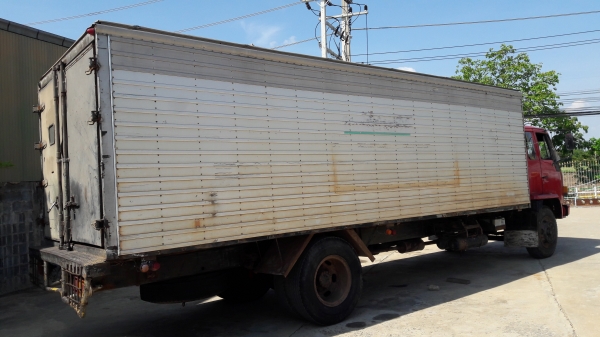 Isuzu FTR32NR เครื่อง 195 เบรคทิฟฟี่ เกียร์ตาราง ยาว 7.20 เมตร เครื่องดี คัสซีสวย ทะเบียนพร้อมโอน Isuzu FTR32NR เครื่อง 195 เบรคทิฟฟี่ เกียร์ตาราง ยาว 7.20 เมตร เครื่องดี คัสซีสวย ทะเบียนพร้อมโอน