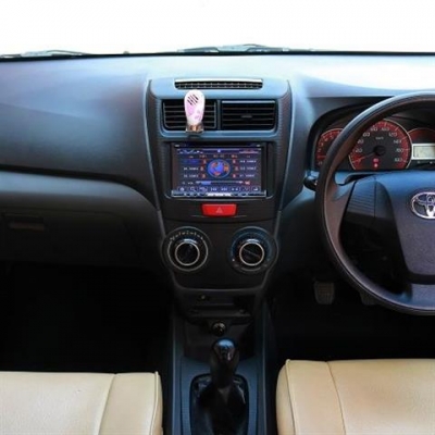 T0Y0TA AvanZa 1.5E MT สีขาว ปี2012