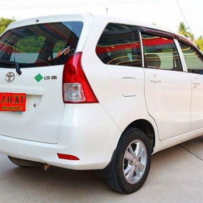 T0Y0TA AvanZa 1.5E MT สีขาว ปี2012