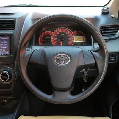 T0Y0TA AvanZa 1.5E MT สีขาว ปี2012