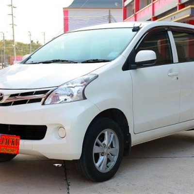 T0Y0TA AvanZa 1.5E MT สีขาว ปี2012