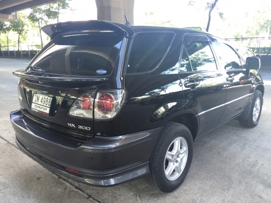 TOYOTA HIRRIER 3.0 สี ดำ ปี 2002 รถสวยสภาพพร้อมใช้ TOYOTA HIRRIER 3.0 สี ดำ ปี 2002 รถสวยสภาพพร้อมใช้