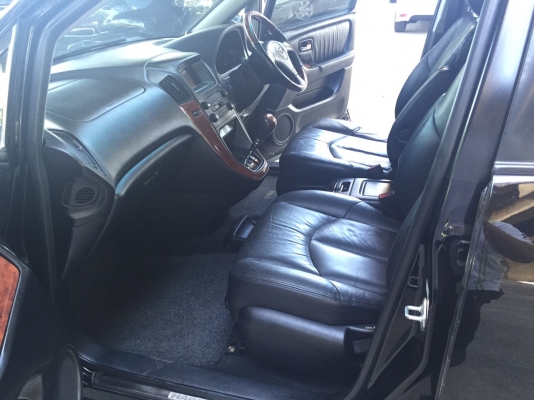 TOYOTA HIRRIER 3.0 สี ดำ ปี 2002 รถสวยสภาพพร้อมใช้ TOYOTA HIRRIER 3.0 สี ดำ ปี 2002 รถสวยสภาพพร้อมใช้