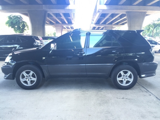 TOYOTA HIRRIER 3.0 สี ดำ ปี 2002 รถสวยสภาพพร้อมใช้ TOYOTA HIRRIER 3.0 สี ดำ ปี 2002 รถสวยสภาพพร้อมใช้