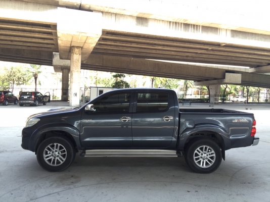 toyota vigo prerunner 4dr 2.5e สีเทาดำ ปี 2012 รถมือเดียว สภาพสวยมากๆ เกียร์ธรรมดา