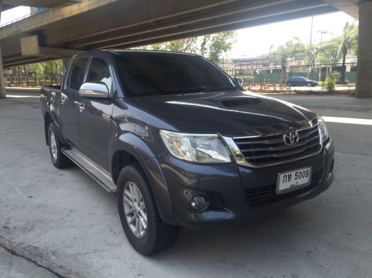 toyota vigo prerunner 4dr 2.5e สีเทาดำ ปี 2012 รถมือเดียว สภาพสวยมากๆ เกียร์ธรรมดา