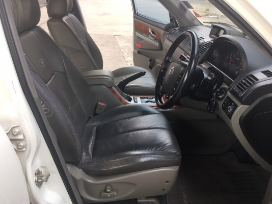 ssangyong rexton rx 320 สีขาว-เทา ปี 2004