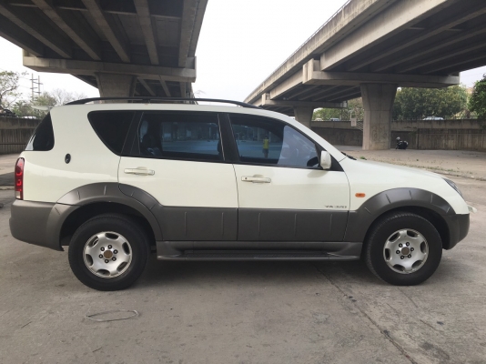 ssangyong rexton rx 320 สีขาว-เทา ปี 2004