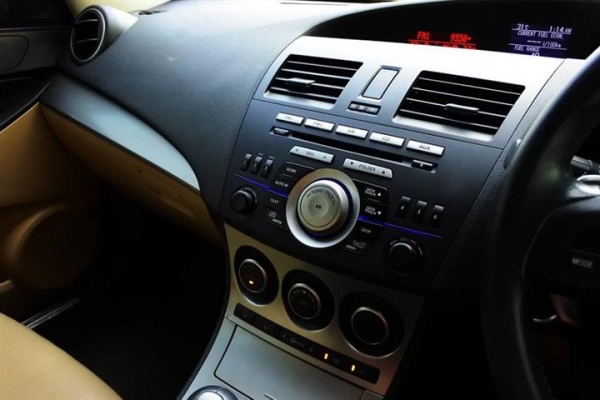 MAZDA 3 2.0 sport MAXx สีดำ ปี2012