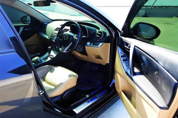 MAZDA 3 2.0 sport MAXx สีดำ ปี2012
