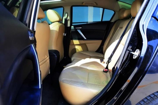 MAZDA 3 2.0 sport MAXx สีดำ ปี2012