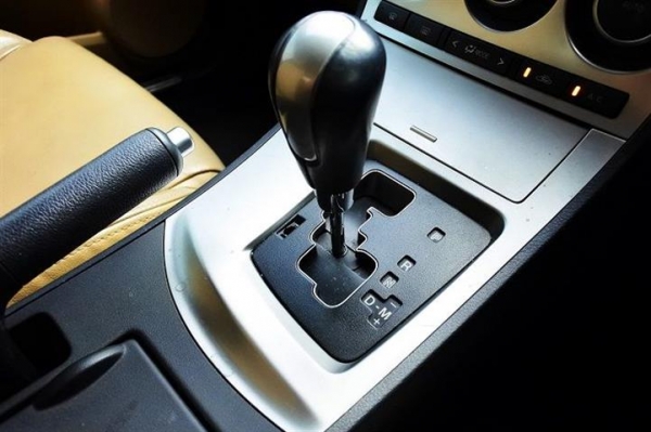 MAZDA 3 2.0 sport MAXx สีดำ ปี2012