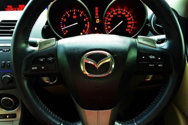 MAZDA 3 2.0 sport MAXx สีดำ ปี2012
