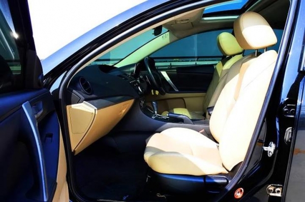 MAZDA 3 2.0 sport MAXx สีดำ ปี2012