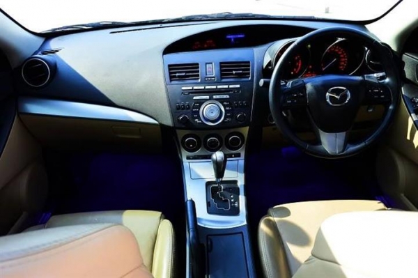 MAZDA 3 2.0 sport MAXx สีดำ ปี2012