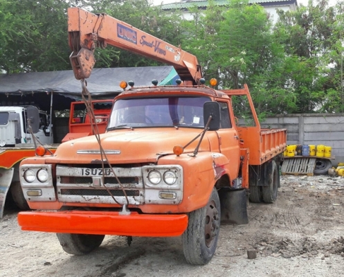 รถบรรทุก6ล้อติดเครน