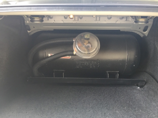 toyota altis 1.6e สีทอง ปี 2004 ติดแก็ส lpg แลัว รถสวยขับดี ราคา สุดคุ้ม