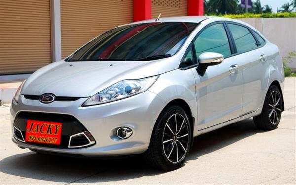 Ford Fiesta 1.6 Sport AT สีบรอนซ์เงิน ปี2011 Ford Fiesta 1.6 Sport AT สีบรอนซ์เงิน ปี2011