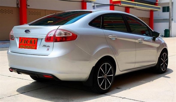 Ford Fiesta 1.6 Sport AT สีบรอนซ์เงิน ปี2011 Ford Fiesta 1.6 Sport AT สีบรอนซ์เงิน ปี2011