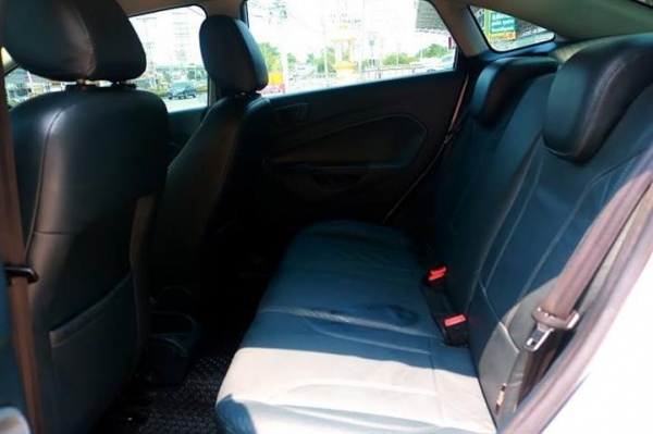 Ford Fiesta 1.6 Sport AT สีบรอนซ์เงิน ปี2011 Ford Fiesta 1.6 Sport AT สีบรอนซ์เงิน ปี2011