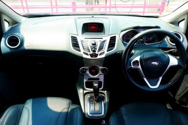 Ford Fiesta 1.6 Sport AT สีบรอนซ์เงิน ปี2011 Ford Fiesta 1.6 Sport AT สีบรอนซ์เงิน ปี2011