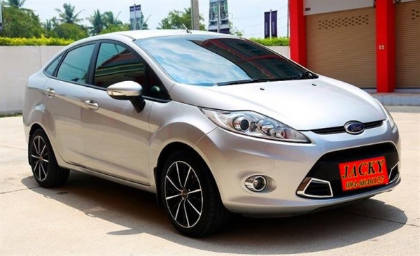 Ford Fiesta 1.6 Sport AT สีบรอนซ์เงิน ปี2011 Ford Fiesta 1.6 Sport AT สีบรอนซ์เงิน ปี2011
