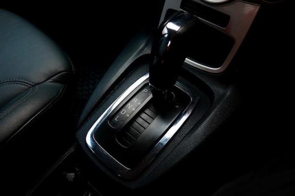 Ford Fiesta 1.6 Sport AT สีบรอนซ์เงิน ปี2011 Ford Fiesta 1.6 Sport AT สีบรอนซ์เงิน ปี2011