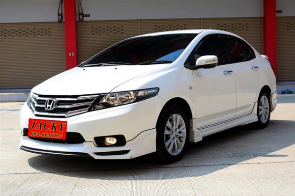 HONDA CITY 1.5V I-VTEC *CNG สีขาว ปี2013