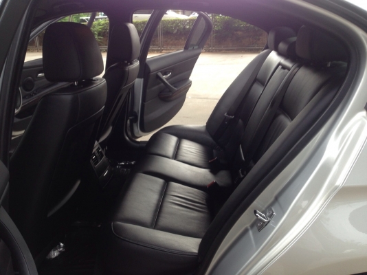 BMW 318I SE สีเทา ปี 2009 รถมือเดียวอุปกรณ์ครบ