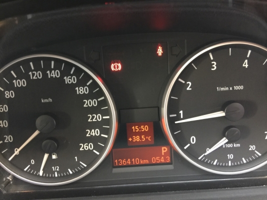 BMW 320I E90 สีเทา ปี2006 AT รถสวยสภาพพร้อมใช้