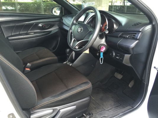 TOYOTA YARIS 1.2 E สี ขาว ปี 2014 รถมือเดียวไมล์แท้วิ่งน้อย