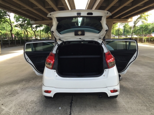 TOYOTA YARIS 1.2 E สี ขาว ปี 2014 รถมือเดียวไมล์แท้วิ่งน้อย