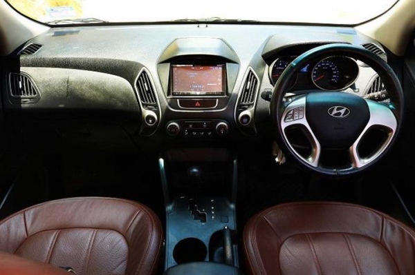 HyunDai Tucson 2.0D AT สีขาว ปี2013 HyunDai Tucson 2.0D AT สีขาว ปี2013