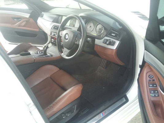 BMW 528I F10 SPORT สีขาว ปี 2013 แท้ รถมือเดียวไมล์น้อย