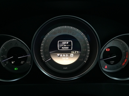 BENZ C180 สีขาว ปี2011 รถสวยกริ้ป สภาพพร้อมใช้ หน้าหลังเดิมไม่มีชน เจ้าของใช้รักษาสะอาดทั้งภายในภายนอก BENZ C180 สีขาว ปี2011 รถสวยกริ้ป สภาพพร้อมใช้ หน้าหลังเดิมไม่มีชน เจ้าของใช้รักษาสะอาดทั้งภายในภายนอก