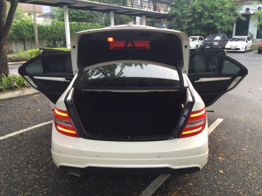 BENZ C180 สีขาว ปี2011 รถสวยกริ้ป สภาพพร้อมใช้ หน้าหลังเดิมไม่มีชน เจ้าของใช้รักษาสะอาดทั้งภายในภายนอก BENZ C180 สีขาว ปี2011 รถสวยกริ้ป สภาพพร้อมใช้ หน้าหลังเดิมไม่มีชน เจ้าของใช้รักษาสะอาดทั้งภายในภายนอก