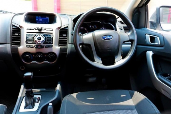 Ford Ranger Hi-Rider 2.2XLT 4Dr. AT สีขาว ปี2013