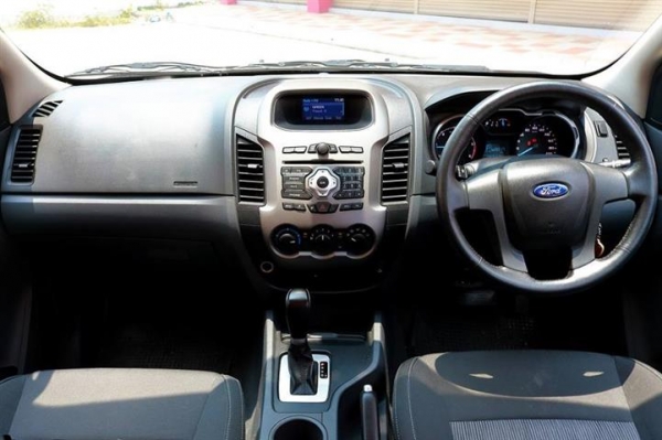 Ford Ranger Hi-Rider 2.2XLT 4Dr. AT สีขาว ปี2013