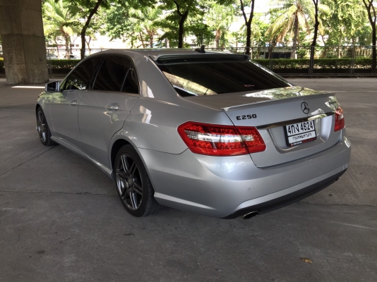 BENZ E250 CGI 1.8 SEDAN ปี 2011 สี เทา รถมือเดียว ไมล์แท้วิ่งน้อย