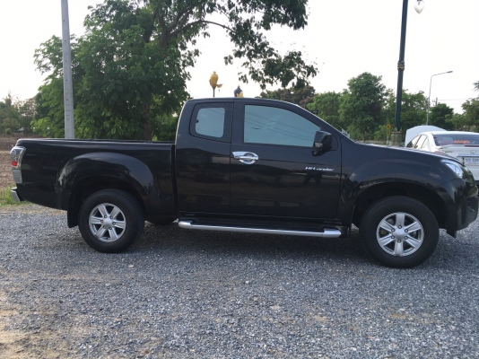 Izusu d-max 2.5turbo vgs hi-lander ปี2013