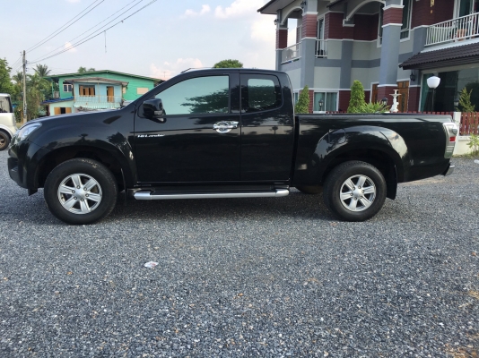 Izusu d-max 2.5turbo vgs hi-lander ปี2013